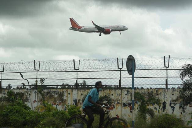 KOLKATA, INDIA JULY 5: An aircraft takes off from Netaji Subhash Chandra Bose International Airport at Dum Dum, on July 5, 2020 in Kolkata, India. Flights from Delhi, Mumbai, Pune, Nagpur, Chennai and Ahmedabad will not land in Kolkata from July 6 to July 19 to check spread of coronavirus. (Photo by Samir Jana Hindustan Times ) Covid-19: Kolkata Bans Flights From Delhi, Mumbai, 4 Other Cities