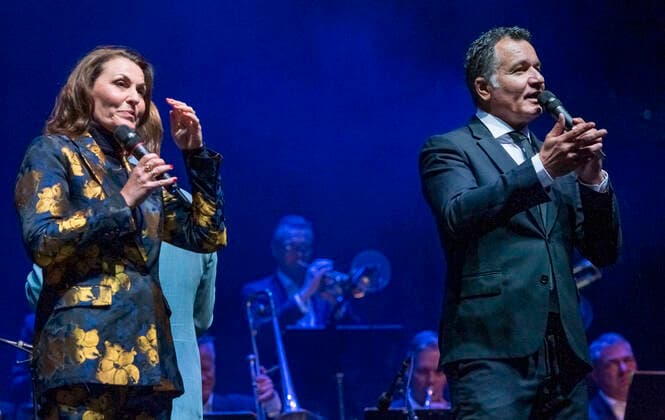 Sommer Jazz 2020 paa Plaenen i Tivoli loerdag den 11. juli 2020 med Kaya Brüel og Michael Caroee og Tivolis Big Band samt gaester Mads Mathias og Miriam Mandipira. Sommer Jazz 2020, afvikles som erstatning for Copenhagen Jazz Festival, der er aflyst paa grund af Coronakrisen Covid-19. , Copenhagen  Copyright: TorbenxChristensen TorbenxChristensenx COP201 spdk20200712-014947-L