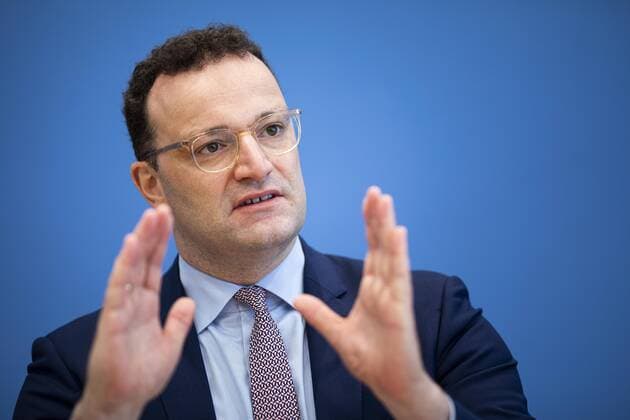 Jens Spahn, Bundesminister fuer Gesundheit, aufgenommen im Rahmen einer Pressekonferenz zum Thema Corona in Urlaubszeiten und als Thema der EU-Ratspraesidentschaft in Berlin, 13.07.2020. Berlin Deutschland