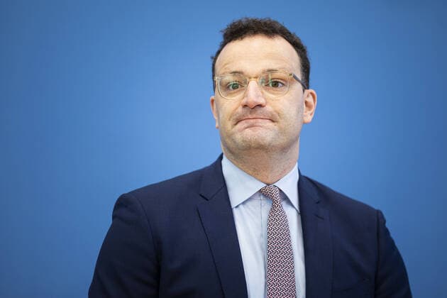 Jens Spahn, Bundesminister fuer Gesundheit, aufgenommen im Rahmen einer Pressekonferenz zum Thema Corona in Urlaubszeiten und als Thema der EU-Ratspraesidentschaft in Berlin, 13.07.2020. Berlin Deutschland