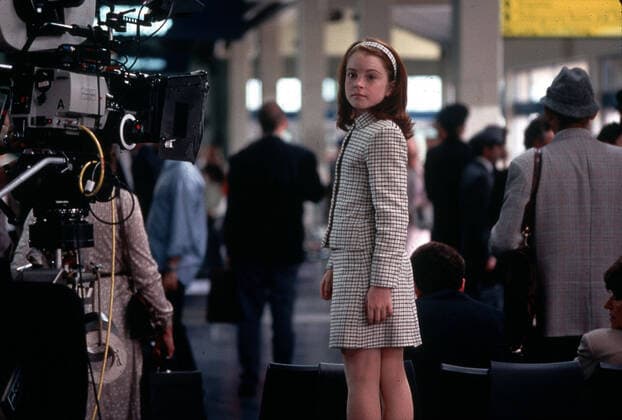 THE PARENT TRAP WALT DISNEY PICTURES LINDSAY LOHAN Date: 1998. Strictly editorial use only in conjunction with the promotion of the film. Credit line mandatory. This image is copyright of the film company and is supplied under the terms of issue as film still. No commercial or book cover use permitted without prior consent from the film company.  Mandatory credit line: Image courtesy Ronald Grant Archive Mary Evans