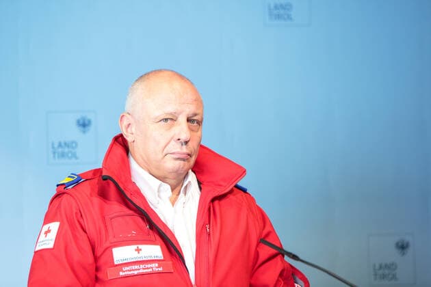 20200720 Neuvergabe des öffentlichen Rettungsdienstes in Tirol INNSBRUCK, ÖSTERREICH - JULY 20: Geschäftsführer Rotes Kreuz Tirol Gemeinnützige Rettungsdienst GmbH Wilfried Unterlechner bei der Neuvergabe des öffentlichen Rettungsdienstes in Tirol im Landhaus Innsbruck am July 20, 2020 in Innsbruck, Österreich. Innsbruck Landhaus Innsbruck Tirol Österreich