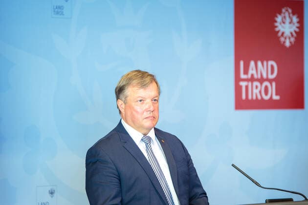 20200720 Neuvergabe des öffentlichen Rettungsdienstes in Tirol INNSBRUCK, ÖSTERREICH - JULY 20: Landesrat Bernhard Tilg bei der Neuvergabe des öffentlichen Rettungsdienstes in Tirol im Landhaus Innsbruck am July 20, 2020 in Innsbruck, Österreich. Innsbruck Landhaus Innsbruck Tirol Österreich