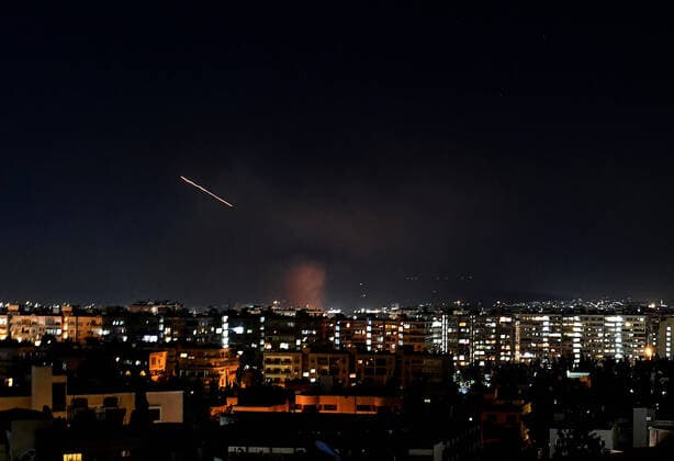 Bilder des Jahres 2020, News 07 Juli News Themen der Woche KW30 (200720) -- DAMASCUS, July 20, 2020 -- Syrian air defense missile is seen in the sky over Damascus, capital of Syria, on July 20, 2020. The Syrian air defenses responded to an Israeli missile attack over the capital Damascus on Monday evening, state news agency SANA reported. (Photo by Xinhua) SYRIA-DAMASCUS-ISRAELI ATTACK-AIR DEFENSES-MISSILES AmmarxSafarjalani 