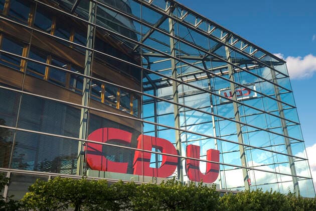 Konrad-Adenauer-Haus, Fassade mit dem Logo der CDU 20.07.2020, Berlin, GER - Konrad-Adenauer-Haus, Fassade mit dem Logo der CDU, Berlin Berlin Deutschland, DEU Konrad-Adenauer-Haus, CDU