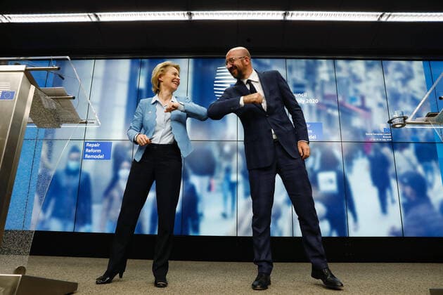 Bilder des Jahres 2020, News 07 Juli News Themen der Woche KW30 News Bilder des Tages (200721) -- BRUSSELS, July 21, 2020 (Xinhua) -- European Council President Charles Michel (R) and European Commission President Ursula von der Leyen attend a press conference after a special EU summit in Brussels, Belgium, July 21, 2020. Leaders of the European Union (EU) reached a landmark deal on Tuesday after four days of intensive negotiations over a budget for the next seven years and a massive recovery fund amid the COVID-19 pandemic. (European Union Handout via Xinhua) BELGIUM-BRUSSELS-EU SUMMIT-COVID-19-RECOVERY FUND-BUDGET 
