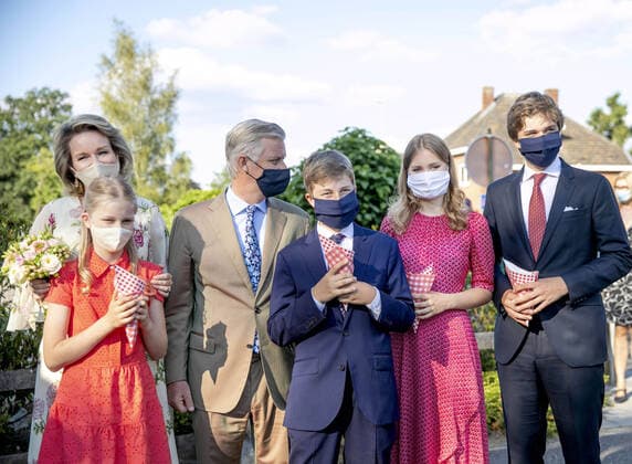 21-07-2020 Belgium Queen Mathilde and King Filip and Princess Elisabeth and Prince Gabriel and Princess Eleonore and Prince Emmanuel visiting the elderly at the Cecilia center in Alken during the national day in Belgium.  Copyright: xPPEx