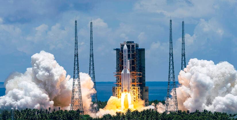 Bilder des Jahres 2020, News 07 Juli News Themen der Woche KW30 News Bilder des Tages (200723) -- WENCHANG, July 23, 2020 -- A Mars probe is launched on a Long March-5 rocket from the Wenchang Spacecraft Launch Site in south China s Hainan Province, July 23, 2020. ) (EyesonSci)CHINA-HAINAN-WENCHANG-LONG MARCH-5 ROCKET-MARS PROBE(CN) CaixYang 