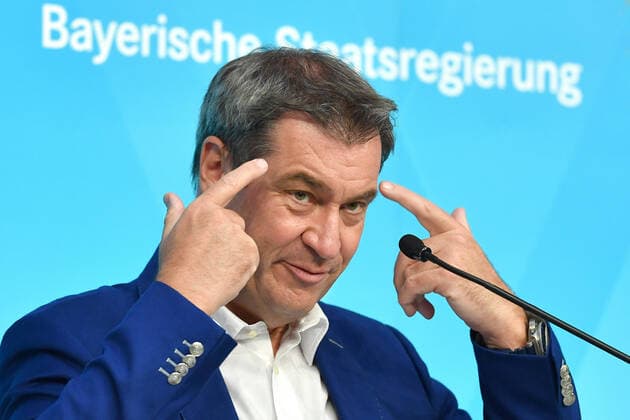 Markus SOEDER (Ministerpraesident Bayern und CSU Vorsitzender), Gestik, Einzelbild,angeschnittenes Einzelmotiv,Portraet,Portrait,Porträt. Pressekonferenz der Bayerischen Staatsregierung nach Schul-Digitalisierungsgipfel in der Staatskanzlei im Prinz Carl Palais in Muenchen am 23.07.2020.