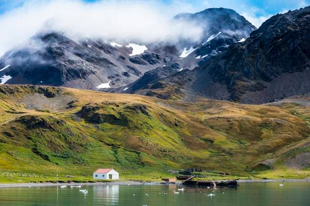 UK, South Georgia and South Sandwich Islands, Grytviken, Abandoned whaling station in King Edward Cove RUNF03545