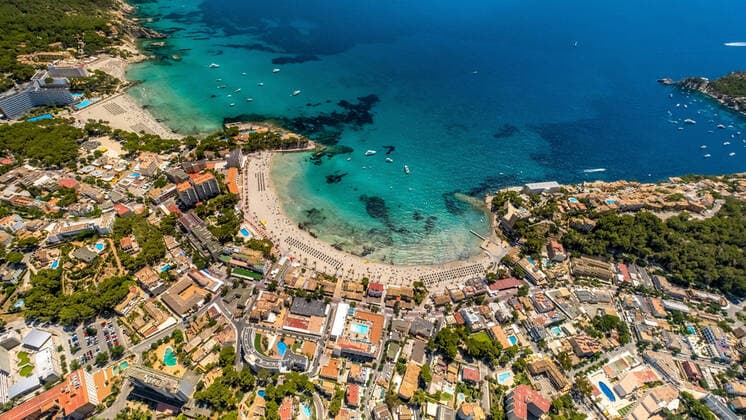Luftbild, Bucht von Peguera, Strand Playa Peguera, Strand Platja Gran de TorÃ , Camp De Mar (Es), Europa, Baleares, Spanien !ACHTUNGxMINDESTHONORARx60xEURO!