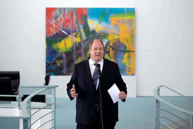 Helge Braun, Corona-Crisis DEU, Deutschland, Germany, Berlin, 27.07.2020 Helge Braun, Bundesminister und Chef des Bundeskanzleramtes CDU, waehrend eines Pressestatement zur aktuellen Corona-Lage in Deutschland im Berliner Kanzleramt. Helge Braun, head of the Chancellor office CDU, during a statement to the media concerning the situation of the Covis-19 novel coronavirus pandemic at the chancellor office on July 27, 2020 in Berlin, Germany.