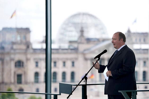 News Bilder des Tages Helge Braun, Corona-Crisis DEU, Deutschland, Germany, Berlin, 27.07.2020 Helge Braun, Bundesminister und Chef des Bundeskanzleramtes CDU, waehrend eines Pressestatement zur aktuellen Corona-Lage in Deutschland im Berliner Kanzleramt. Helge Braun, head of the Chancellor office CDU, during a statement to the media concerning the situation of the Covis-19 novel coronavirus pandemic at the chancellor office on July 27, 2020 in Berlin, Germany
