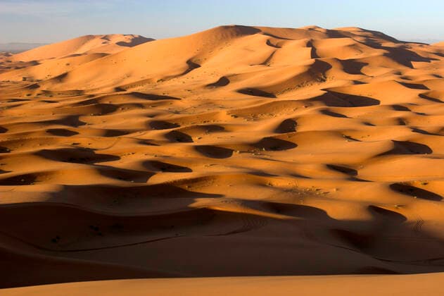 Sunrise dunes Chebbi Morocco ÂxCOPYRIGHTxAndrewxWoodley 4044_13_061207_mor_mg_7020