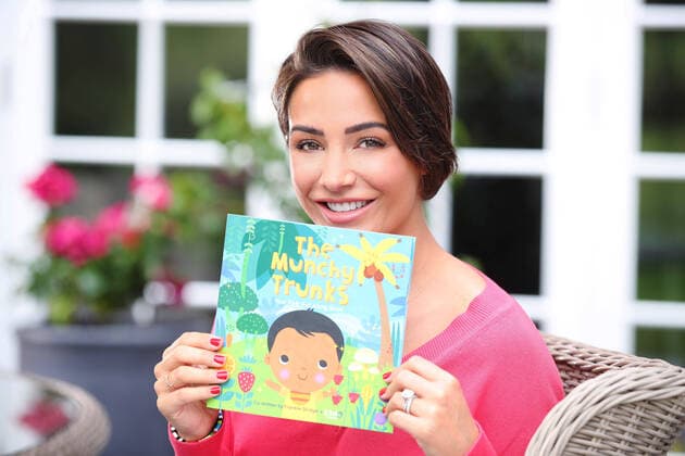 Bilder des Jahres 2020, Entertainment 07 Juli Entertainment Themen der Woche KW31 News Bilder des Tages Frankie Bridge has co-written the world?s first ?Eat Along Book? with Ella?s Kitchen to encourage little ones to explore a variety of tasty finger foods through fun, sensory play at mealtimes. The book The Munchy Trunks is available to purchase for Â£2.50 at ellaskitchen.co.uk eat-along-book, as an eBook via Kindle for Â£1.50 or free as a podcast. All proceeds from the physical book and 35% from the eBook sales will be donated to Flavour School, a charity delivering sensory education for nurseries in the UK. Featuring: Frankie Bridge Where: Surrey, United Kingdom When: 29 Jul 2020 Credit: PinPep Cover Images Copyright: xJoexPepler PinPepx 40745764 EDITORIAL USE ONLY. NOT FOR USE BY NEWSPAPERS BASED IN THE UK.