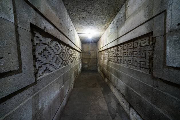IMAGO Cultures of the world, Zapotec Kultur in Mexiko Stone fretwork panels in Tomb 2 in the ruins of the Zapotec city of Mitla in Oaxaca, Mexico. A UNESCO World Heritage Site. San Pablo Villa de Mitla Mitla Ruins Oaxaca Mexico Copyright: xJonxG.xFullerx JGF-ruins-Mitla-MX-6907