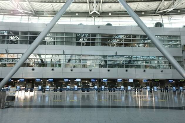 31.07.2020 xkhx , Airport - Flughafen Düsseldorf gähnende Leer im Terminal