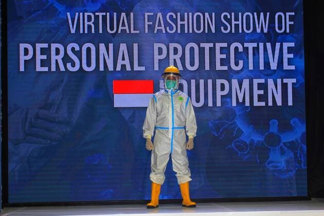 Personal Protective Equipment (PPE) Fashion Show in Yogyakarta Indonesia. A model walks the runway while wearing protective suit (PPE) during the virtual Personal Protective Equipment fashion show, on August 01, 2020 in Yogyakarta, Indonesia. (Photo by Devi Rahman INA Photo Agency imago images) 