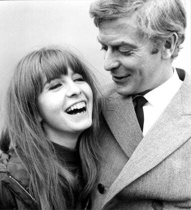 ALFIE JANE ASHER, MICHAEL CAINE Date: 1966. Strictly editorial use only in conjunction with the promotion of the film. Credit line mandatory. This image is copyright of the film company and is supplied under the terms of issue as film still. No commercial or book cover use permitted without prior consent from the film company.  Mandatory credit line: Image courtesy PARAMOUNT PICTURES Ronald Grant Archive Mary Evans