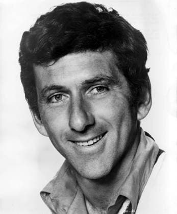 VANISHING POINT BARRY NEWMAN Date: 1971. Strictly editorial use only in conjunction with the promotion of the film. Credit line mandatory. This image is copyright of the film company and is supplied under the terms of issue as film still. No commercial or book cover use permitted without prior consent from the film company.  Mandatory credit line: Image courtesy Ronald Grant Archive Mary Evans