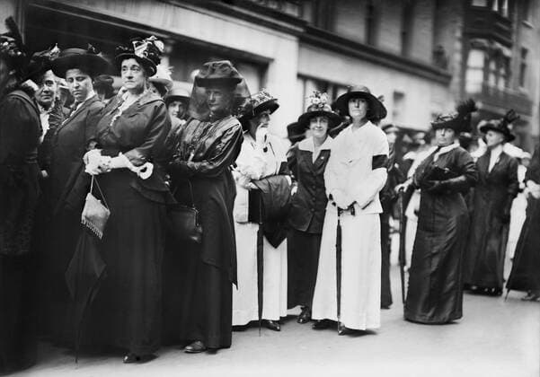 May 28, 2020, New York City, New York, USA: Participants in Women s Peace Parade shortly after start of World War I, Fifth Avenue, New York City, New York, USA, Bain News Service, August 29, 1914 New York City USA - ZUMAg145 20200528_zza_g145_023 Copyright: xJTxVintagex