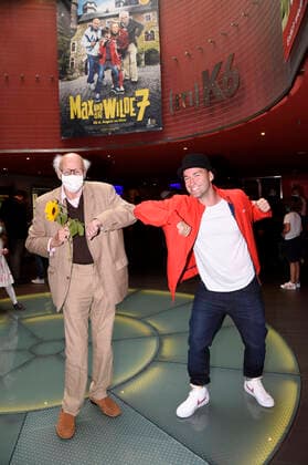 Bilder des Jahres 2020, Entertainment 08 August Entertainment Themen der Woche KW31 Entertainment Bilder des Tages Dieter Schaad und Benoby bei der Premiere des Kinofilms Max und die wilde 7 im Mathäser Filmpalast. München, 02.08.2020 *** Dieter Schaad and Benoby at the premiere of the movie Max und die wilde 7 at the Mathäser Filmpalast Munich, 02 08 2020 Foto:xS.xAdamx xFuturexImage