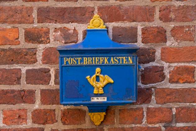  Alter Briefkasten, Böttcherstraße, Bremen, Deutschland, Europa *** Old mailbox, Böttcherstraße, Bremen, Germany, Europe Copyright: imageBROKER/SiegfriedxKuttig ibxshg05818326.jpg
