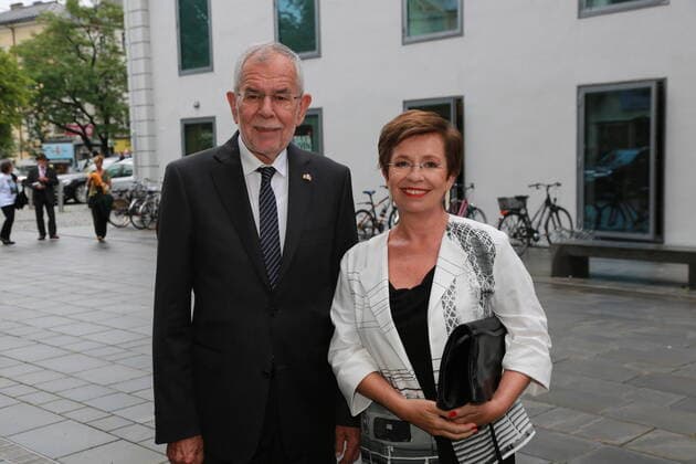 Verleihung Staatspreis für Europäische Literatur Salzburg, mozartheum, 03. 08. 2020 Alexander van der BELLEN mit Frau Doris,