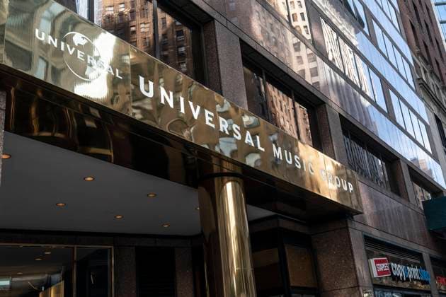 Companies not allow employees to work in office View of Universal Music Group New York Headquarters on Broadway. Company annonced that employees won t be going back to the office until at least 2021. New York New York United States Copyright: LevxRadin