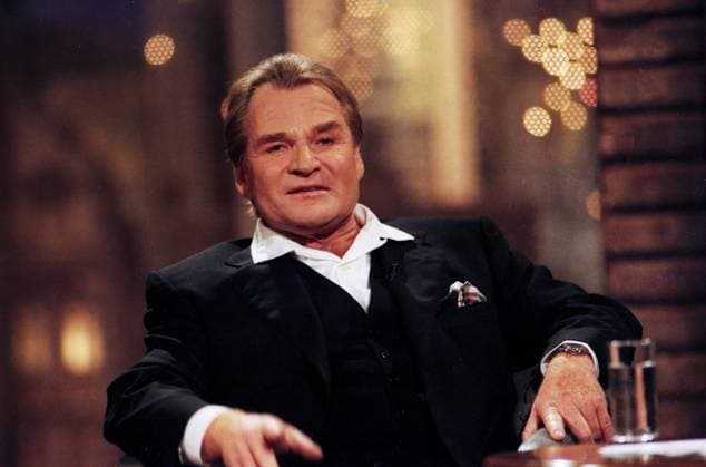 Harald-Schmidt-Show Harald-Schmidt-Show, Unterhaltungstalkshow, Deutschland 1995 - 2003, Gaststar: Schauspieler Fritz Wepper, Köln Nordrhein-Westfalen Deutschland *** Harald Schmidt Show Harald Schmidt Show, entertainment talk show, Germany 1995 2003, guest star actor Fritz Wepper, Cologne North Rhine-Westphalia Germany Copyright: FrankxHempel UnitedArchives19773641_03 EDITORIAL USE ONLY