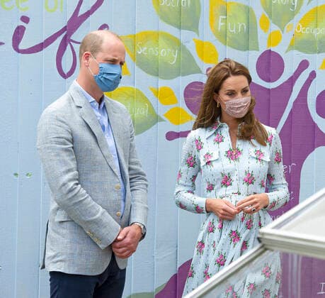 . 05 08 2020. Cardiff, Wales, United Kingdom. Prince William and Kate Middleton, the Duke and Duchess of Cambridge wear face masks during a visit to the Shire Hall Care Home in Cardiff, Wales, United Kingdom. During the visit they spoke to some of the homeÕs staff, residents and their family members in the homeÕs garden.  xPoolx xi-Imagesx IIM-21511-0051