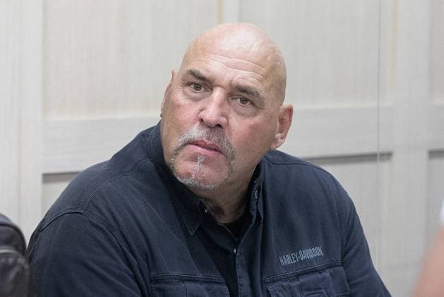 Bilder des Jahres 2020, News 08 August News Themen der Woche KW32 News Bilder des Tages Niedersachsen, Hannover, 06.08.2020, Rockerboss Frank Hanebuth vor Gericht, Prozess gegen Rockerboss Frank Hanebuth wegen gemeinschaftlicher Körperverletzung, Beihilfe zur Nötigung und Verstoßes gegen das Waffengesetz , *** Niedersachsen, Hannover, 06 08 2020, Rockerboss Frank Hanebuth in court, trial against rockerboss Frank Hanebuth for joint bodily injury, aiding and abetting coercion and violation of the German weapons law,