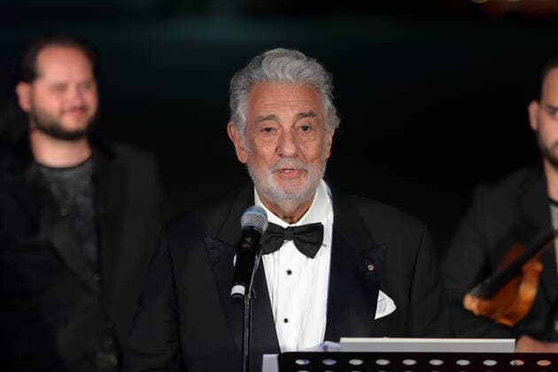 Österreichischer Musiktheaterpreis 2020 (Austrian Music Theatre Award), am Terminal II des Salzburger Flughafens. Das Bild zeigt den spanischen Opernsänger und Preisträger für sein Lebenswerk, Placido Domingo, während seiner Dankesrede nach der Preisverleihung 2020 - Österreichischer Musiktheaterpreis 2020 (Austrian Music Theatre Award), am Terminal II des Salzburger Flughafens