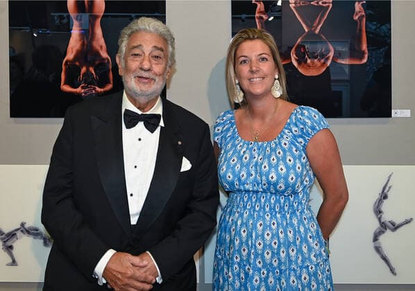 Österreichischer Musiktheaterpreis 2020 (Austrian Music Theatre Award), am Terminal II des Salzburger Flughafens. Das Bild zeigt den spanischen Opernsänger Placido Domingo mit der Künstlerin Daisy Seilern 2020 - Österreichischer Musiktheaterpreis 2020 (Austrian Music Theatre Award), am Terminal II des Salzburger Flughafens
