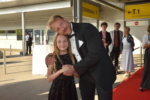Günther Groissböck, mit Tochter, Österreichischer Musiktheaterpreis, Gala, Terminal 2, Salzburg 2020,