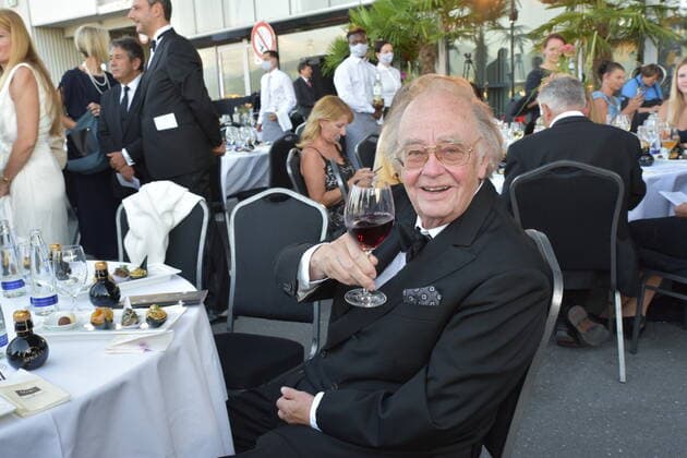 Rene Kollo, Weinglas, Prost, Österreichischer Musiktheaterpreis, Gala, Terminal 2, Salzburg 2020,