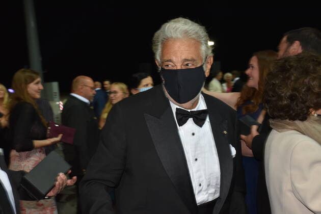Placido Domingo, mit Festspielmaske, Österreichischer Musiktheaterpreis, Gala, Terminal 2, Salzburg 2020,
