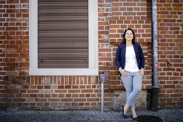 Annalena Baerbock, Bundesvorsitzende Buendnis 90 Die Gruenen, posiert fuer ein Foto in Potsdam, 04.08.2020. Potsdam Deutschland