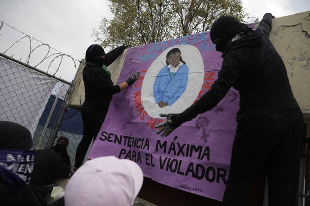 Women take part in a protest named Girls do not touch each other , outside of the Men s Preventive Prison, during the second hearing against the alleged perpetrator of the rape of a girl named Judith , which occurred in 2017 when she was 7 years old. Where: Mexico City, Mexico When: 06 Aug 2020 Credit: Eyepix Cover Images **EDITORIAL USE ONLY** Copyright: xMarianaxBaex 40765210 EDITORIAL USE ONLY. NOT FOR USE BY NEWSPAPERS BASED IN THE UK.