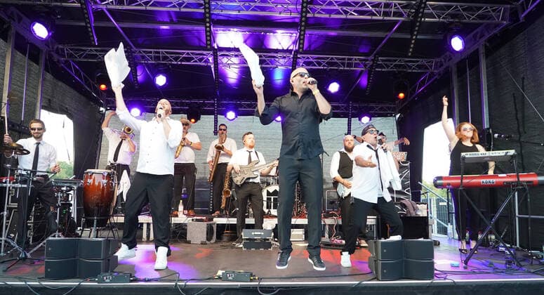Trebur 08.08.2020: Treburer Kultursommer Music Monks treten auf mit den Hits von SEED und Peter Fox