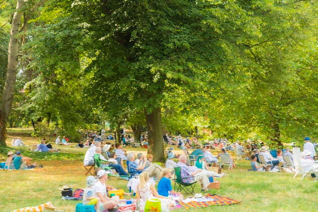 Proschwitz Proschwitzer Musik-Picknick. Ein Konzert im Rahmen des Moritzburg Festivals. Proschwitz Sachsen GERMANY