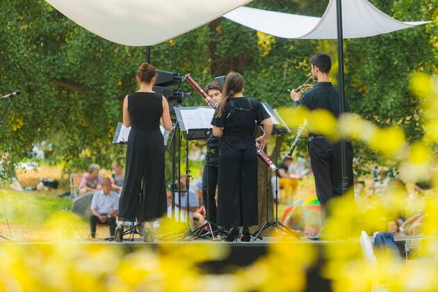Proschwitz Proschwitzer Musik-Picknick. Ein Konzert im Rahmen des Moritzburg Festivals. Proschwitz Sachsen GERMANY