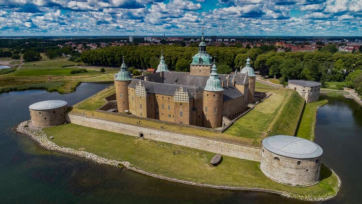 Kalmar Castle in Smaland, Sweden, was given its current design during the 16th century when the medieval castle was rebuilt and made into a Renaissance palace. The castle dates back to the twelfth century when a round defensive tower was built on Kalmarsund. KALMAR Sweden x10030x  Copyright: xJonasxEkströmer TTx KALMAR CASTLE
