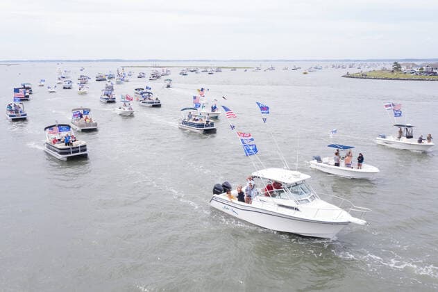Bilder des Jahres 2020, News 08 August News Themen der Woche KW33 August 15, 2020: Hundreds of boaters participate in a Boaters for Trump Parade along the Indian River in coastal south Delaware, organized by DelMarVa Boaters for Trump, August 15, 2020. - ZUMAc171 20200815_zap_c171_007 Copyright: xMichaelxCandelorix