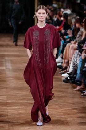 A model walking the runway during the Stella McCartney Fall 2020 show during Paris Fashion Week - March 3, 2020 - PFW: Stella McCartney Fall 2020, Paris France  Copyright: xSHOWbitx h_207604360