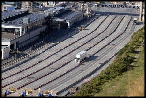 Bilder des Jahres 2020, News 08 August News Themen der Woche KW34 . 17 08 2020. Dover, United Kingdom. 0800 in the morning and at the height of the holiday season a near deserted Dover docks except for the odd HGV lorry , two days after the UK Government imposed a 14 day quarantine for travellers returning from France.  xStephenxLockx xi-Imagesx IIM-21527-0003