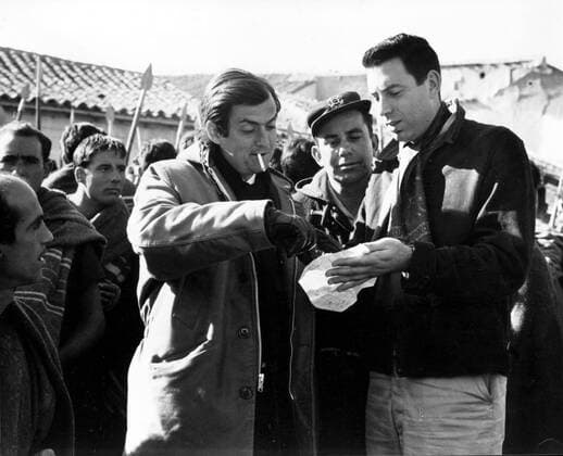 SPARTACUS STANLEY KUBRICK Date: 1960. Strictly editorial use only in conjunction with the promotion of the film. Credit line mandatory. This image is copyright of the film company and is supplied under the terms of issue as film still. No commercial or book cover use permitted without prior consent from the film company.  Mandatory credit line: Image courtesy Ronald Grant Archive Mary Evans