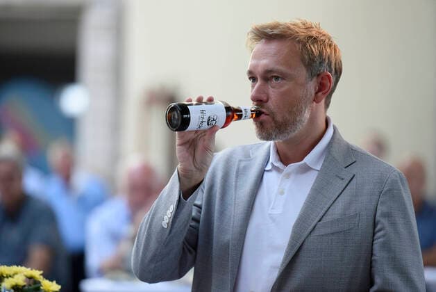 News Themen der Woche KW34 News Bilder des Tages Politiker Christian Lindner,Bundesvorsitzender der Freien Demokratischen Partei ( FDP ),zu Besuch in Mülheim-Ruhr,Stadt im Ruhrgebiet im Bundesland Nordrhein-Westfalen.Christian Lidner bei seinem Gastauftritt im historischen Gebäude der Alten Dreherei in Mülheim-Ruhr,fotografiert am 19.08.2020. Â