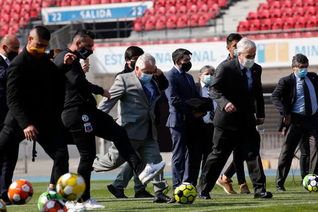 Santiago 19 August 2020 The President, Sebastián Pinera, the Minister of Sport, Cecilia Pérez and the Minister of Health, Enrique Paris, meet with the President of the ANFP, Pablo Milad, the President of SIFUP, Gamadiel García and first division club captains Marcelo Hernandez Aton Chile, Santiago Chile Aton 441201  Copyright: MARCELOxHERNANDEZ ATONxCHILE