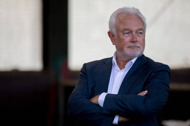Itzehoe Wolfgang Kubicki vor Ort Wolfgabg Kubicki FDP Vorsitzender und Bundestagsvizepraesident auf Landpartie in Schleswig-Holstein. Kubiki besuchte mit weiteren Abgeordneten landwirtschaftliche Betriebe im Land. Es ging um die Probleme der Landwirstschaft und baeuerlichen Betriebe. Copyright: xDirkxJacobs EP_djs